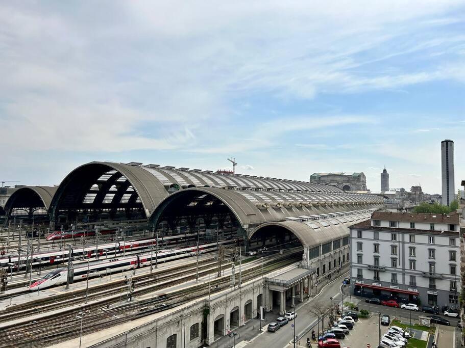 Appartamento - Stazione Centrale Milan Bagian luar foto
